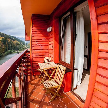 Hotel Impozant Valča Extérieur photo