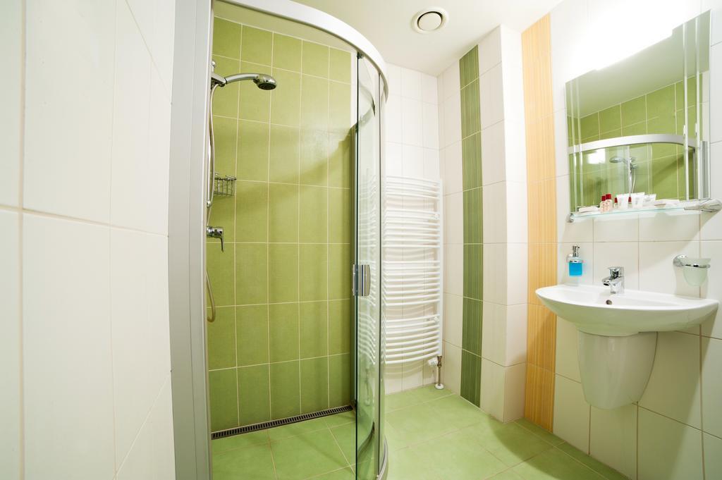 Hotel Impozant Valča Extérieur photo