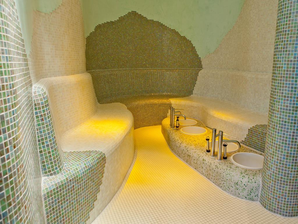 Hotel Impozant Valča Extérieur photo